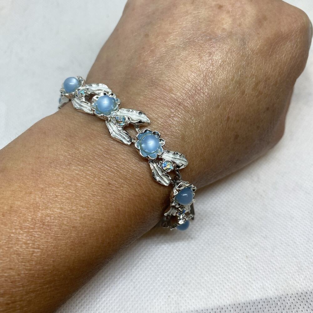 Vtg Judy Lee Blue Moonglow Lucite AB Rhinestone Silver Tone Leaf Panel Bracelet